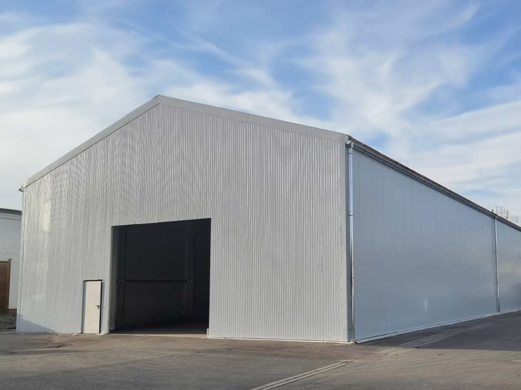 Neue Leichtbauhalle