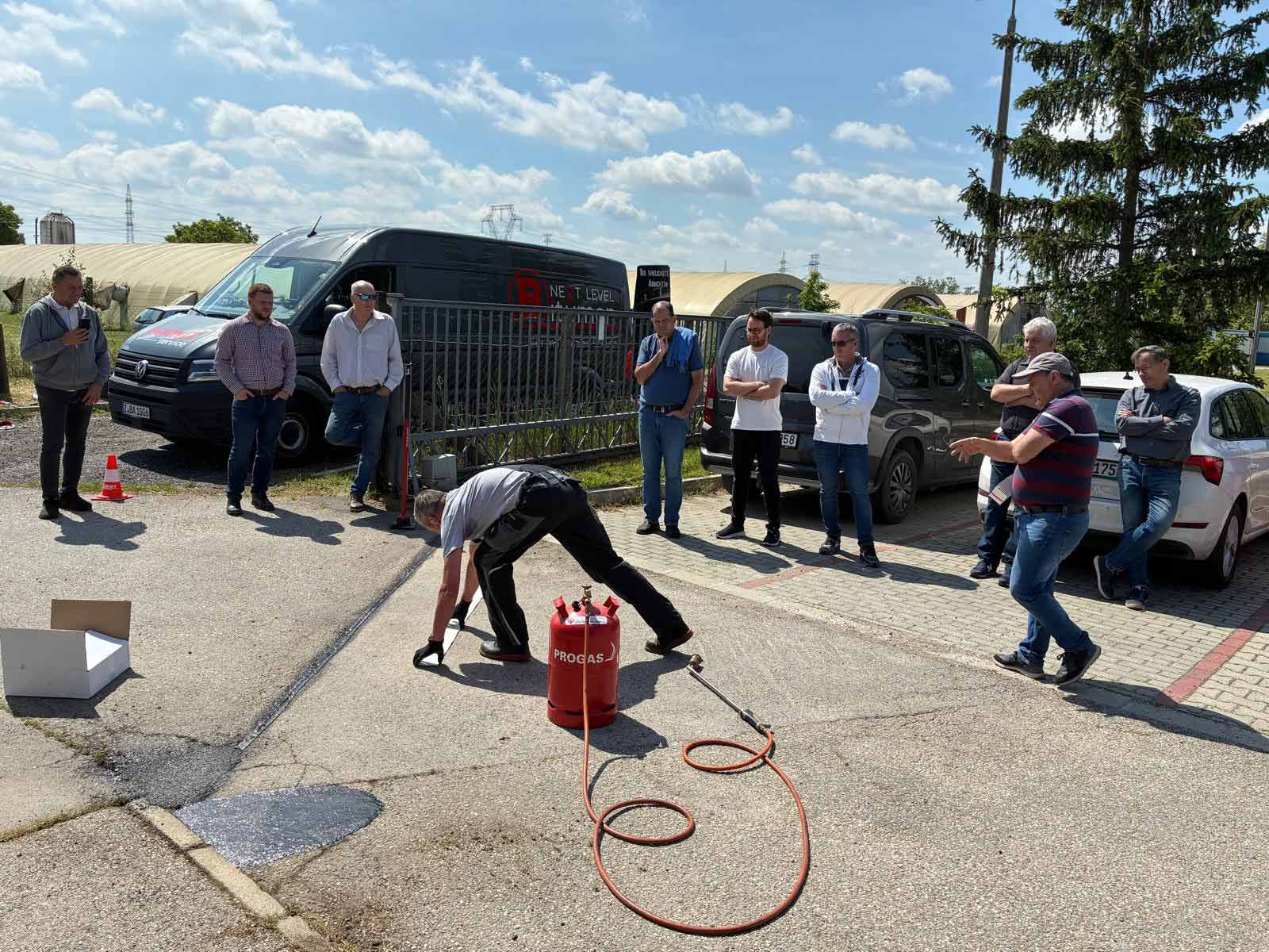 anwendung fahrbahnmarkierung