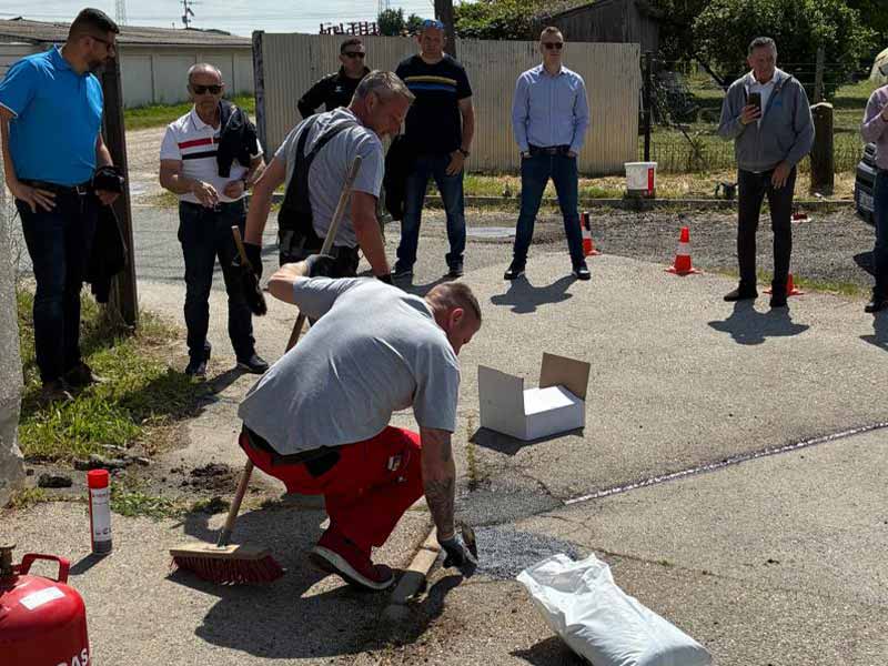 Produkvorführung in Ungarn
